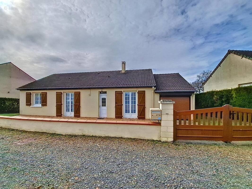 Photo 1 - Maison à BAZOUGES-SUR-LE-LOIR