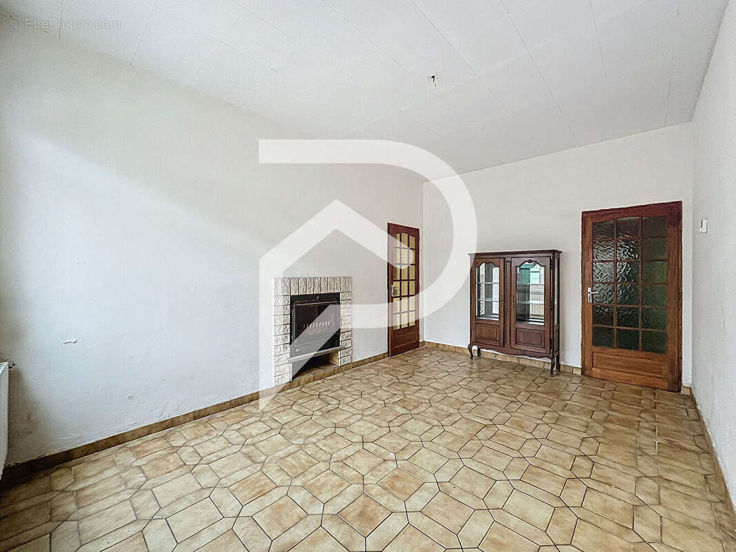 Maison à QUAROUBLE