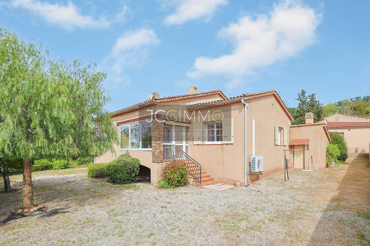 Maison à PUGET-VILLE