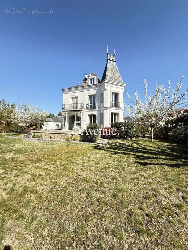 Maison à SAINT-MAUR-DES-FOSSES