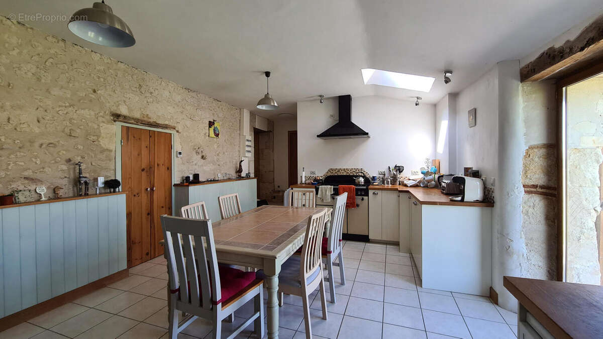 Charente country house with pool for sale . maison - Maison à AUBETERRE-SUR-DRONNE
