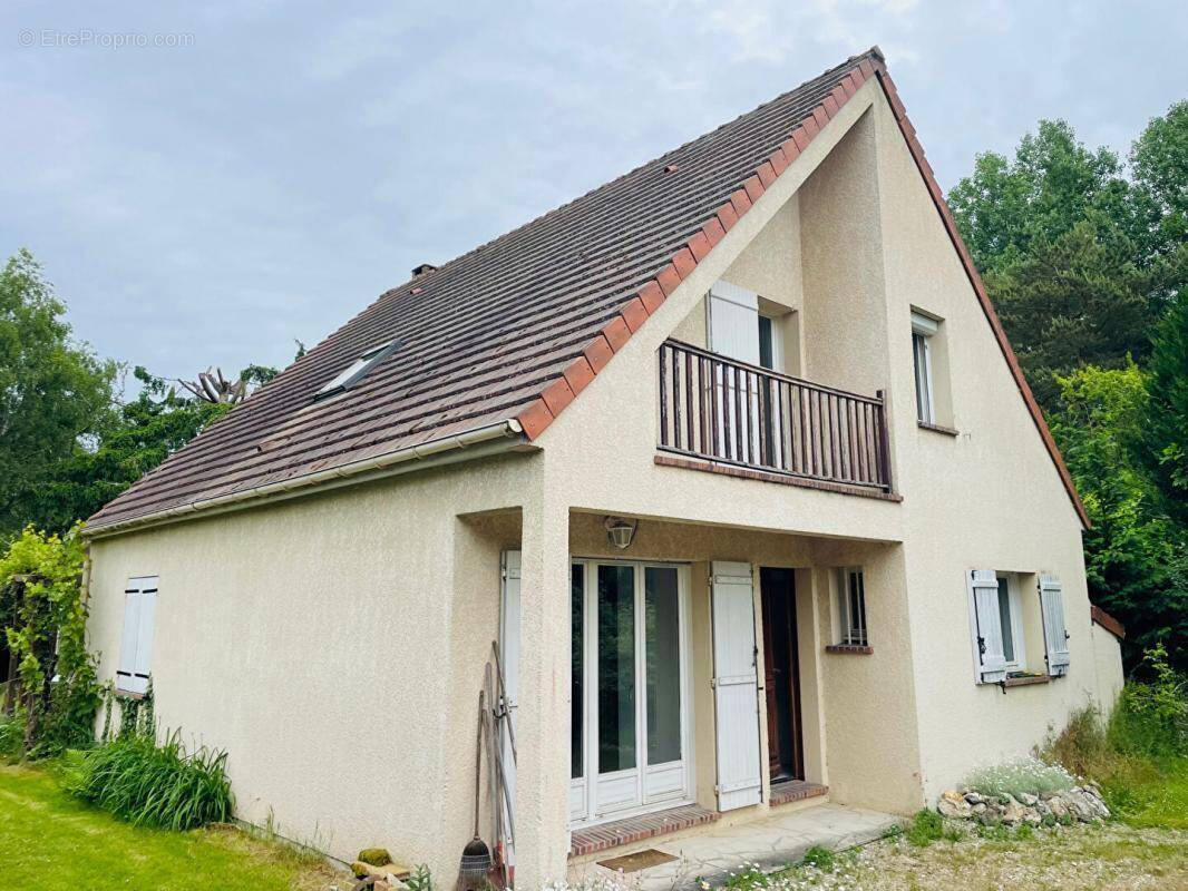 Maison à HOUDAN