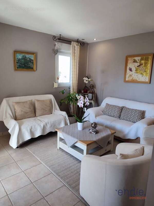 Appartement à LORGUES
