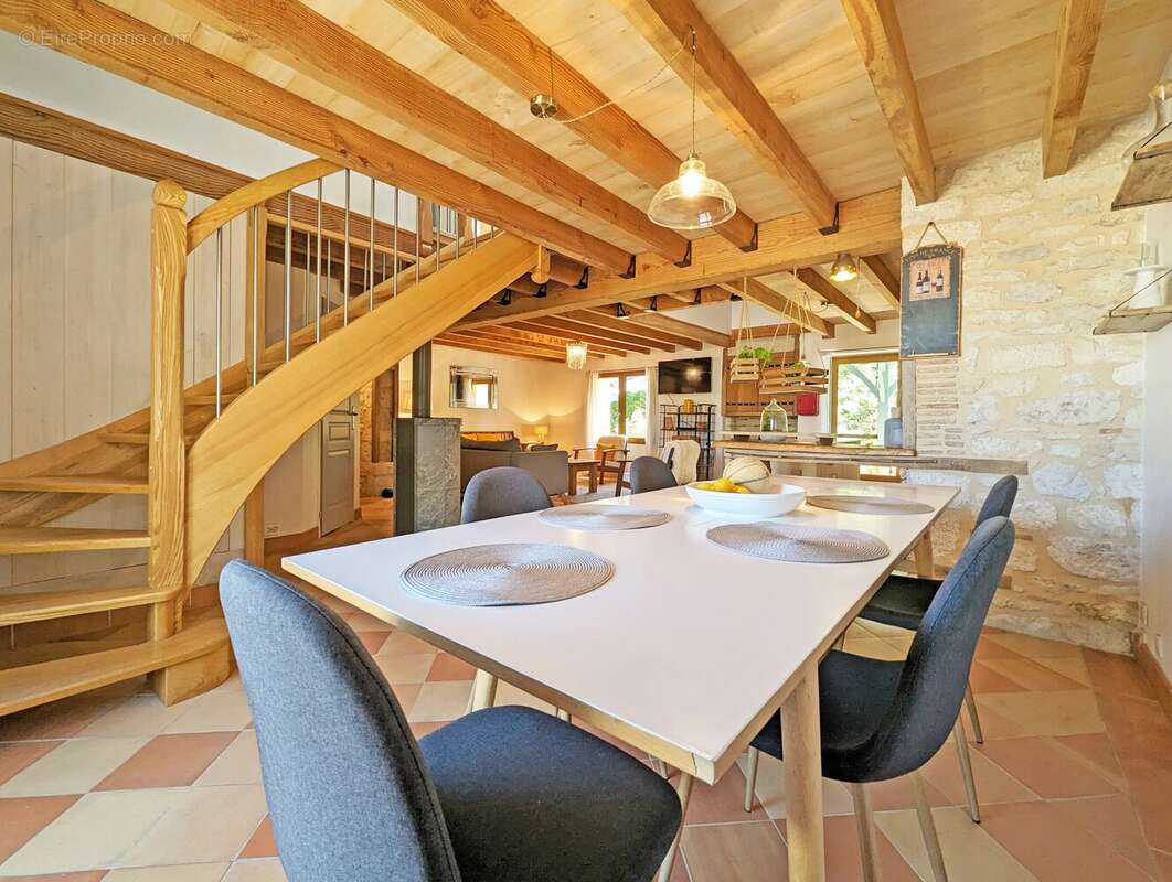 Maison à EYMET