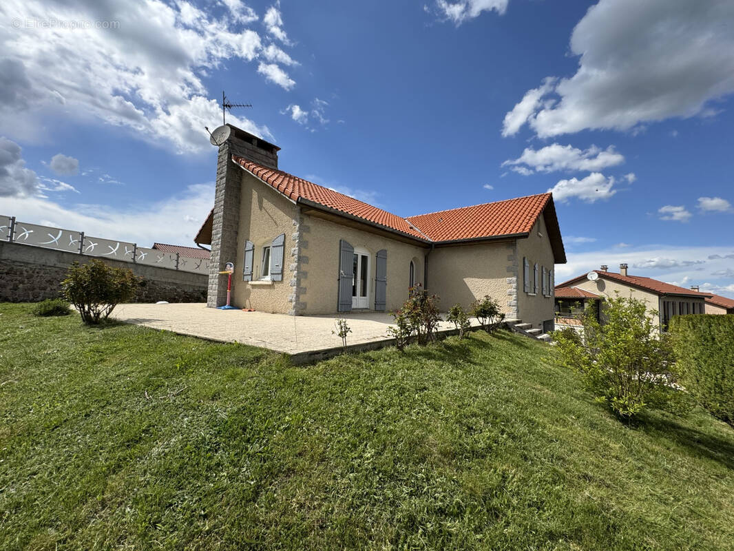 Maison à MONTFAUCON-EN-VELAY