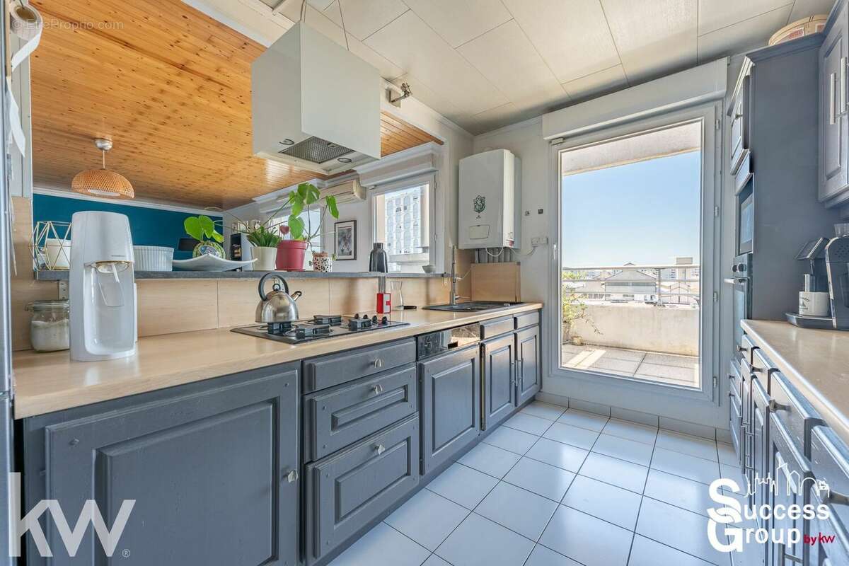 Appartement à LYON-8E