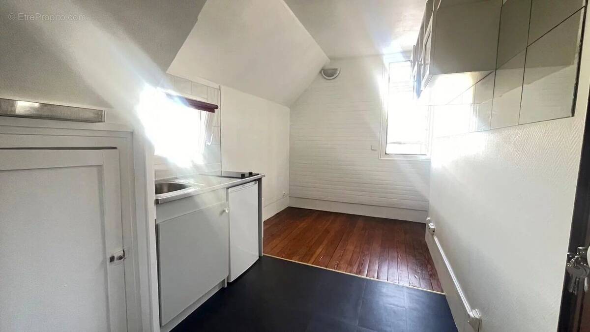 Appartement à PARIS-10E