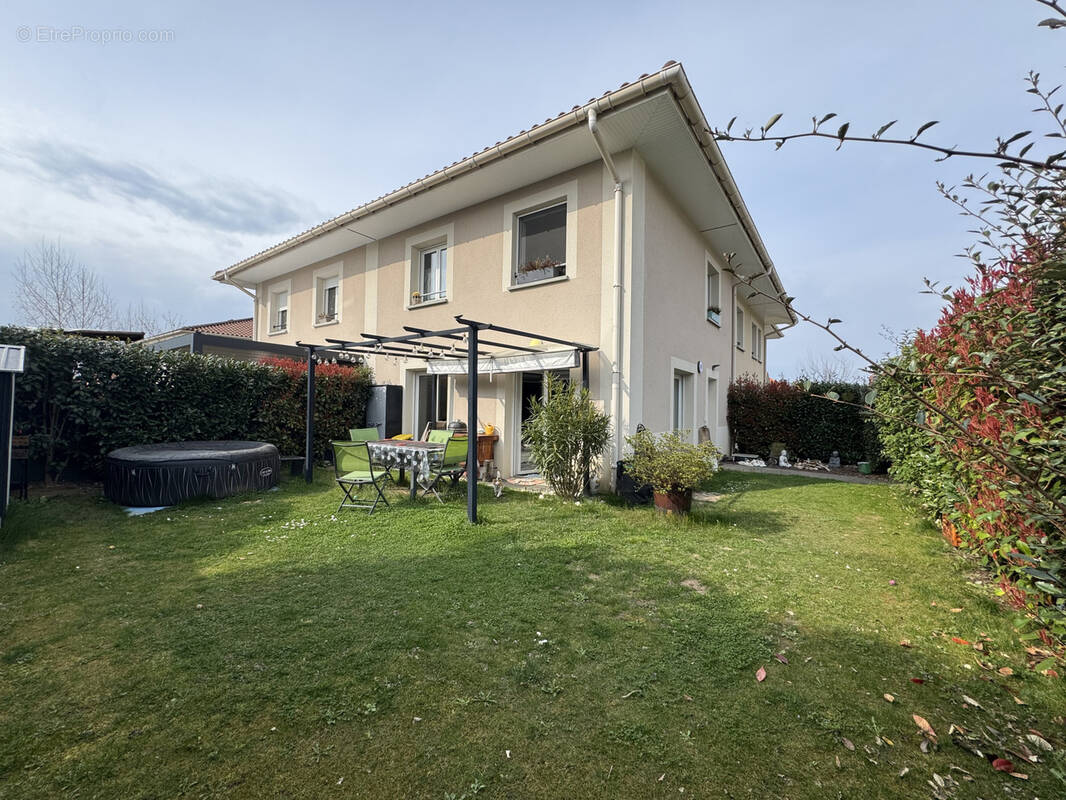 Appartement à DOUVAINE