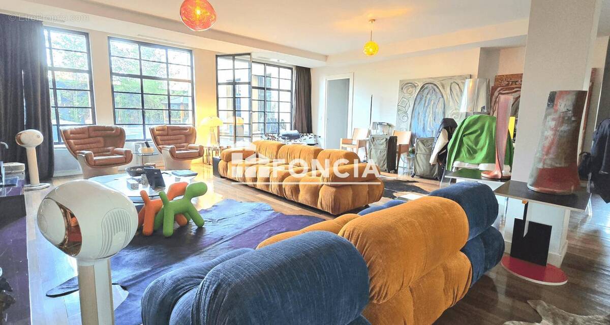 Appartement à PARIS-8E