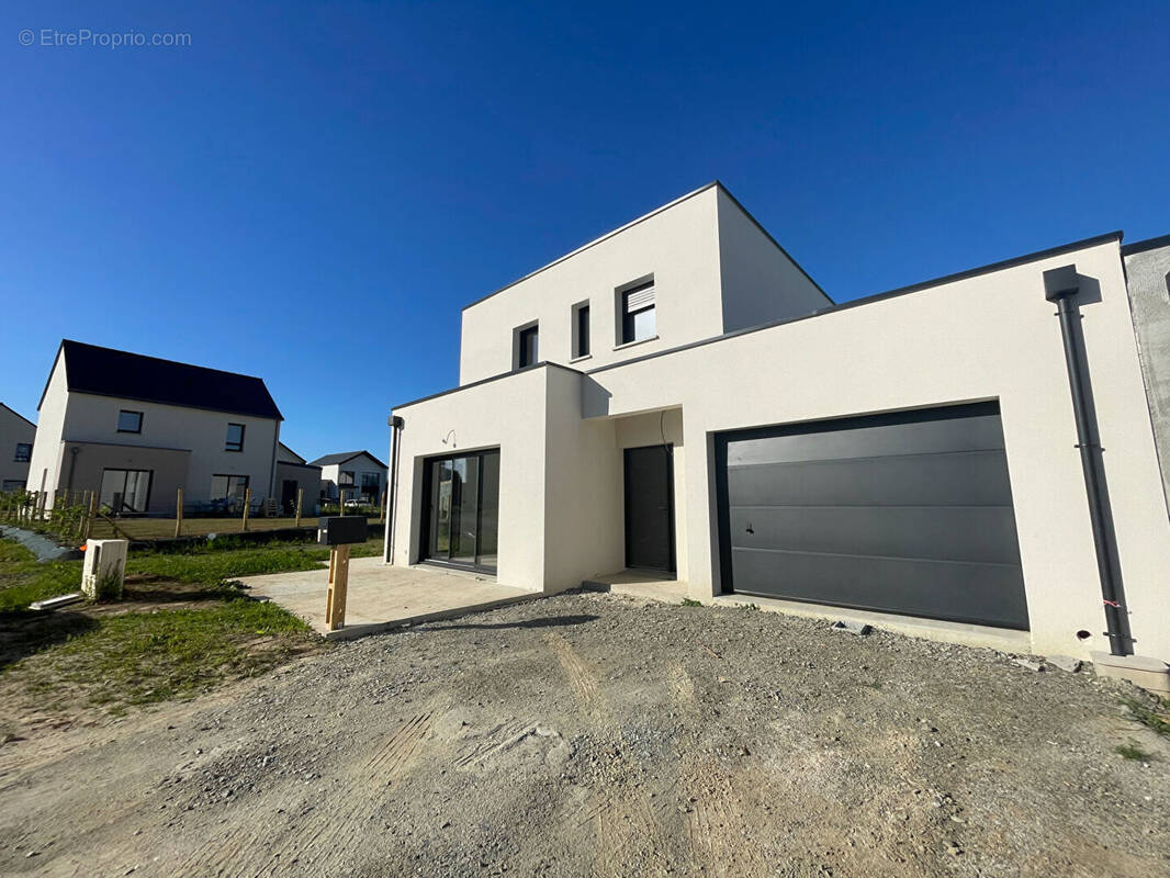 Maison à LA CHAPELLE-DES-FOUGERETZ