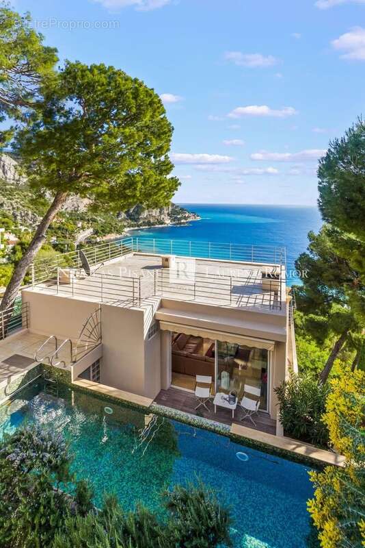 Maison à EZE