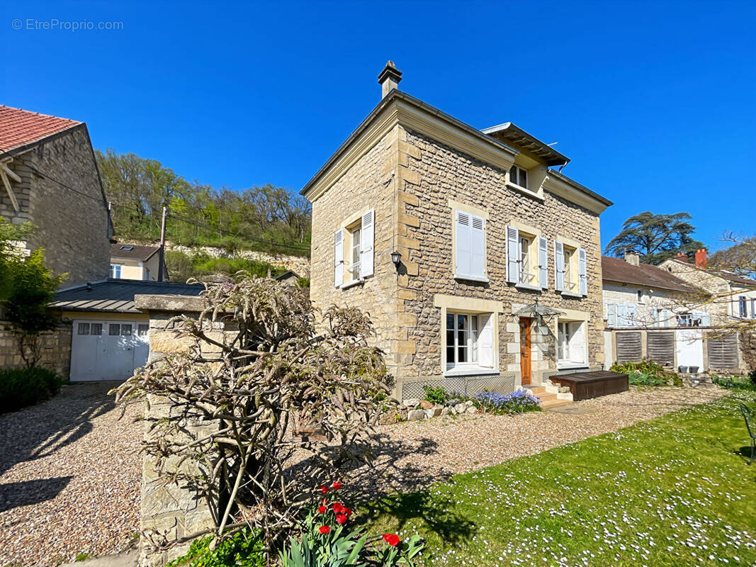 Maison à AUVERS-SUR-OISE