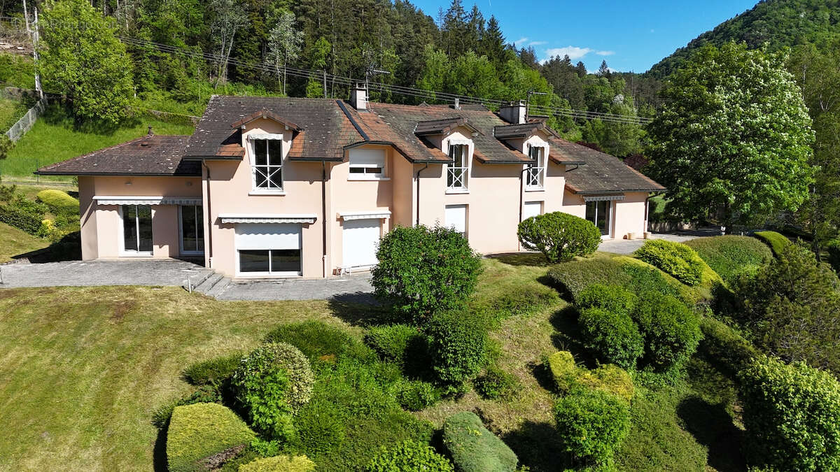 Maison à MONTREAL-LA-CLUSE