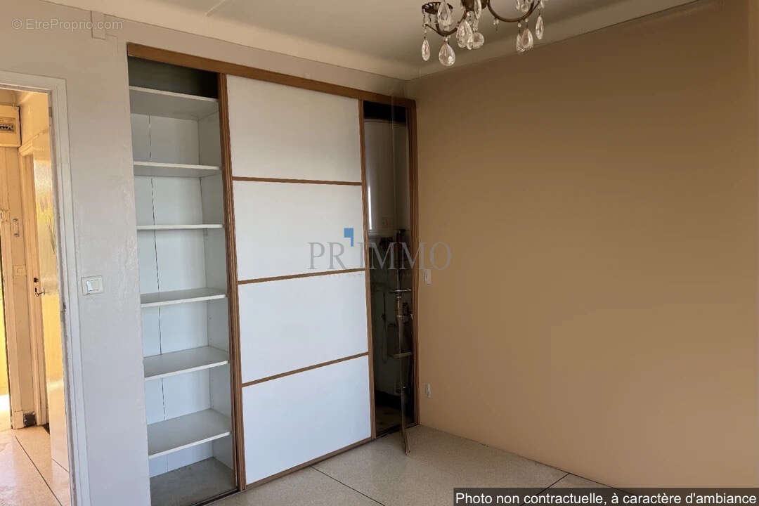 Appartement à ROQUEBRUNE-SUR-ARGENS