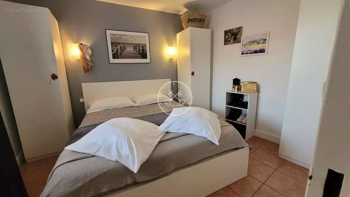 Appartement à ROQUEBRUNE-SUR-ARGENS
