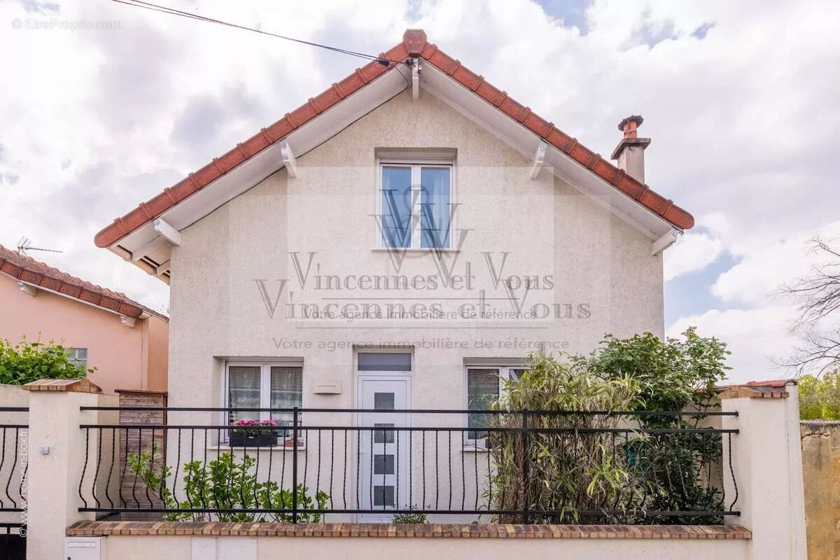 Maison à SAINT-MAUR-DES-FOSSES