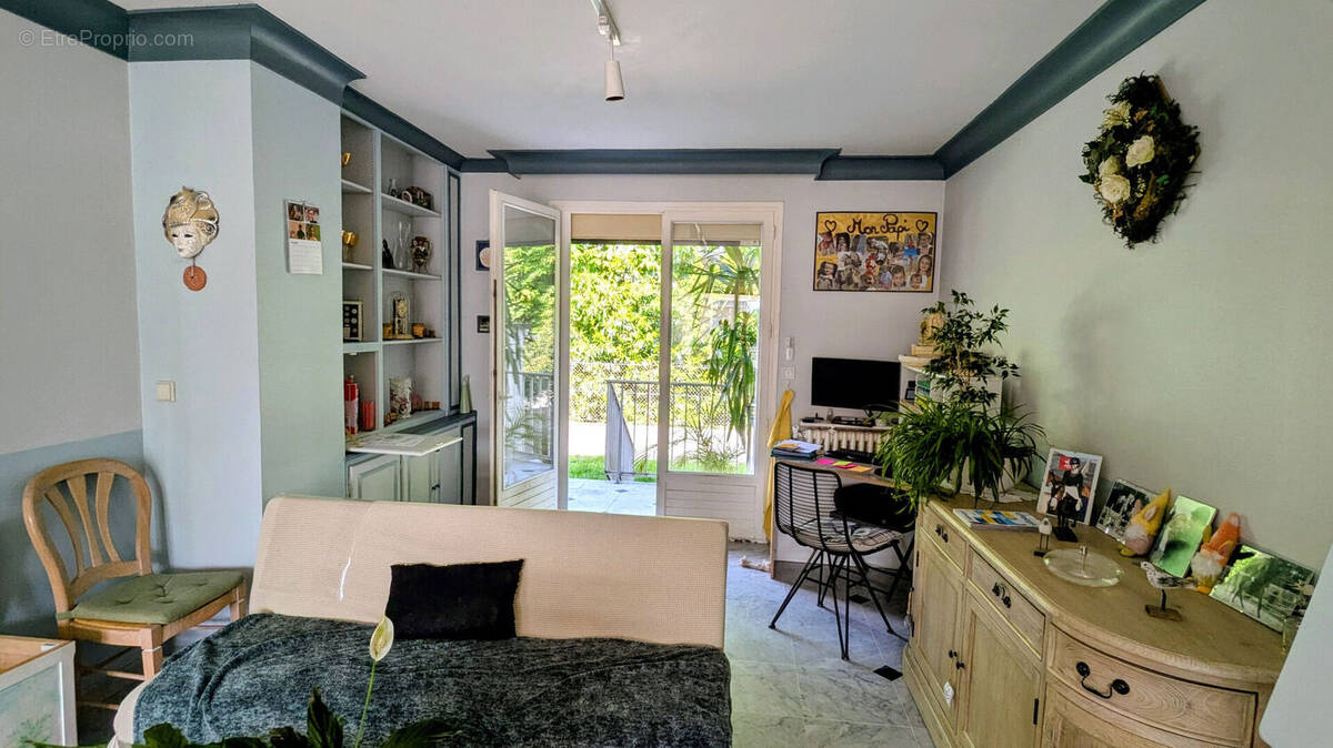 Maison à LES CLAYES-SOUS-BOIS