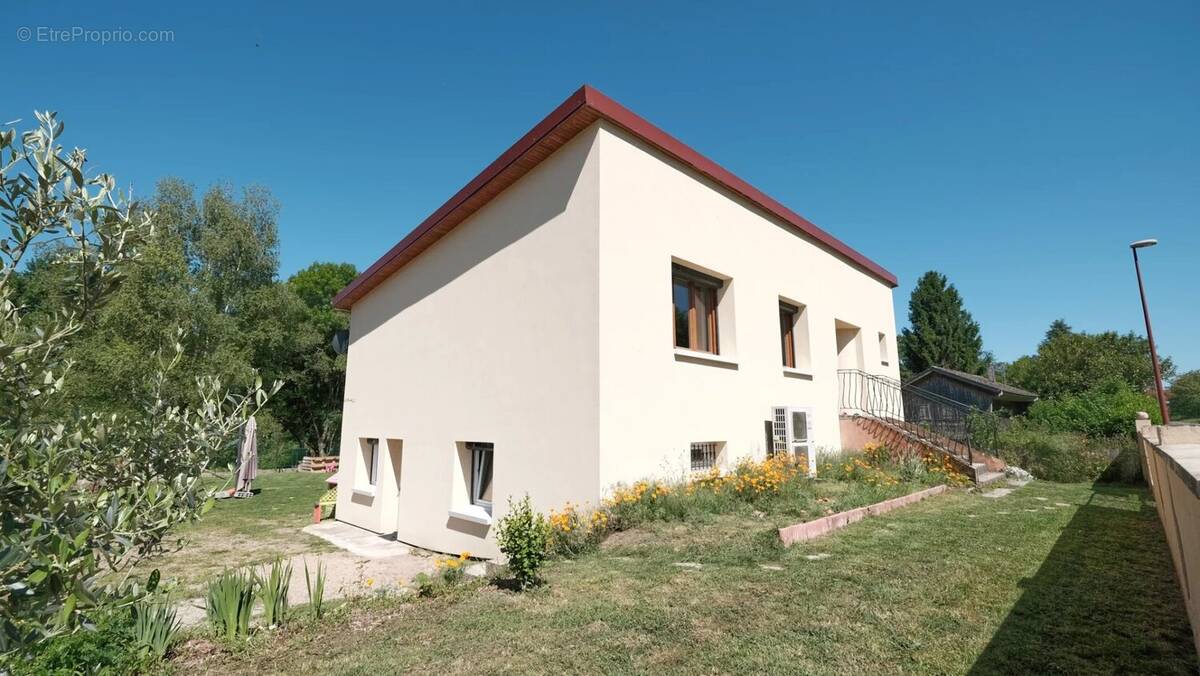 Maison à ETANG-SUR-ARROUX