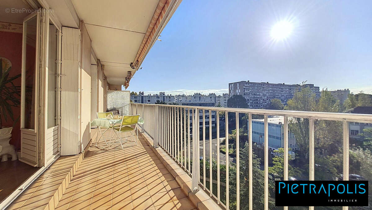 Appartement à LYON-8E