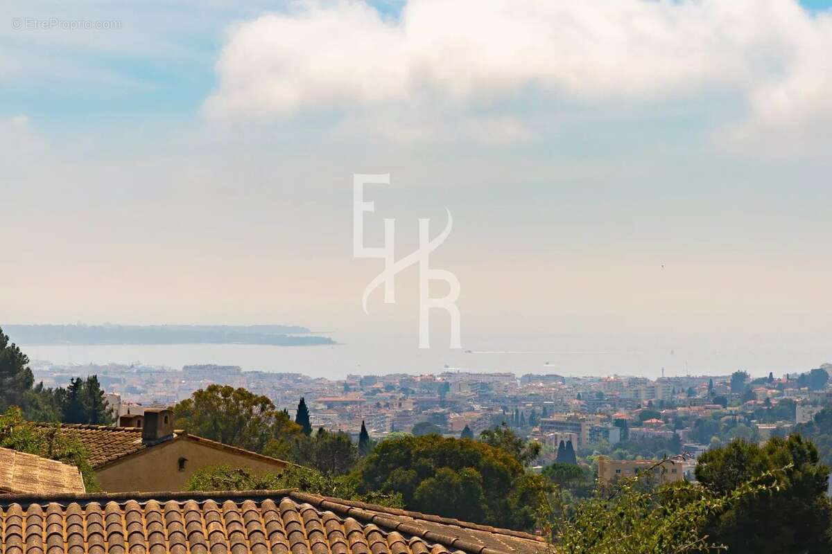 Maison à MOUGINS