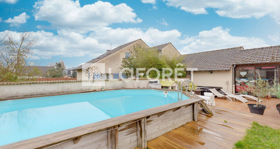 Maison à ROISSY-EN-BRIE