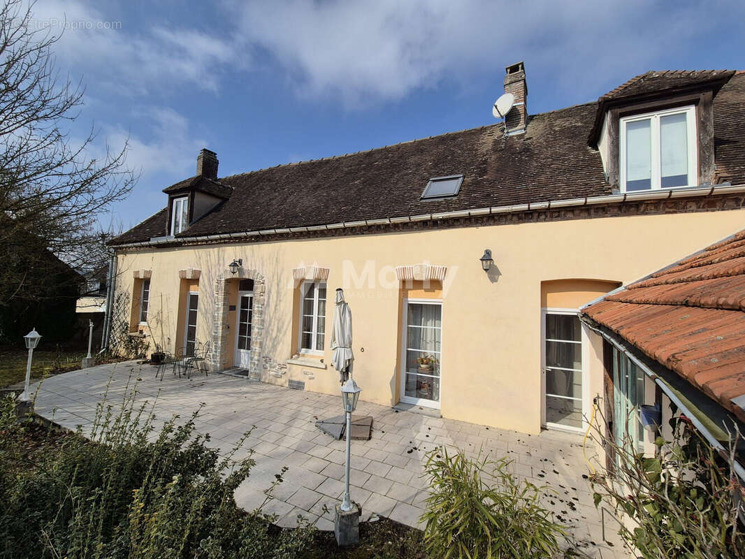 Maison à AIX-EN-OTHE