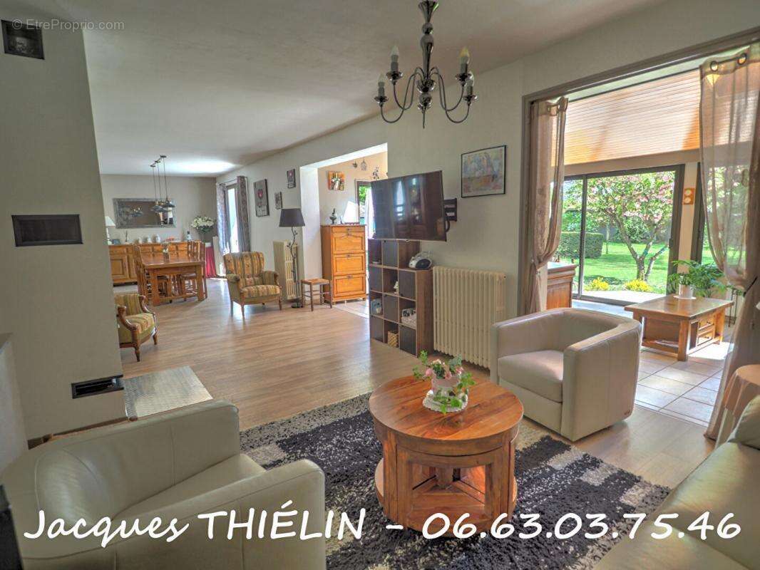 Maison à LONGUE-JUMELLES
