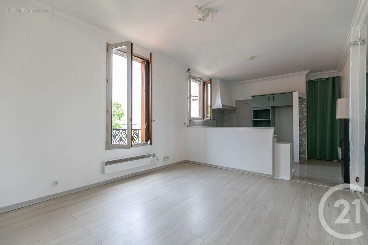 Appartement à SAINT-MAUR-DES-FOSSES