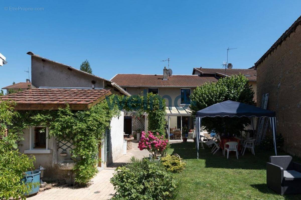 Maison à SAINT-LAURENT-DE-MURE