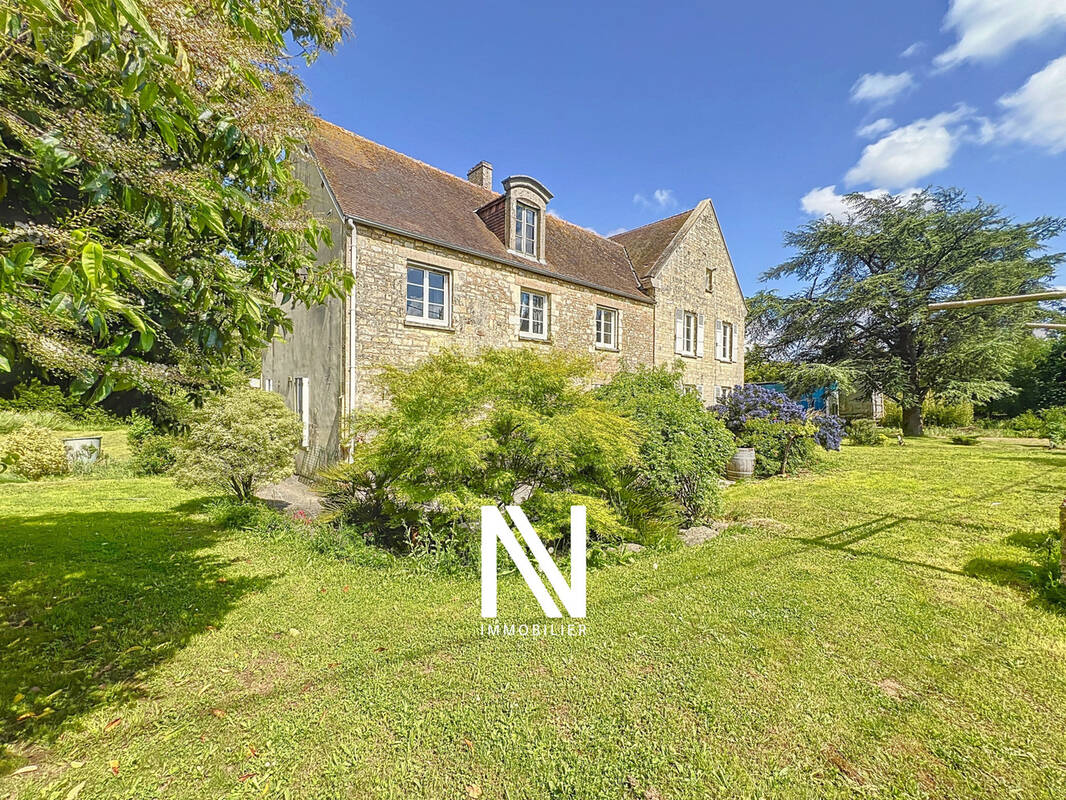 Maison à FONTAINE-ETOUPEFOUR