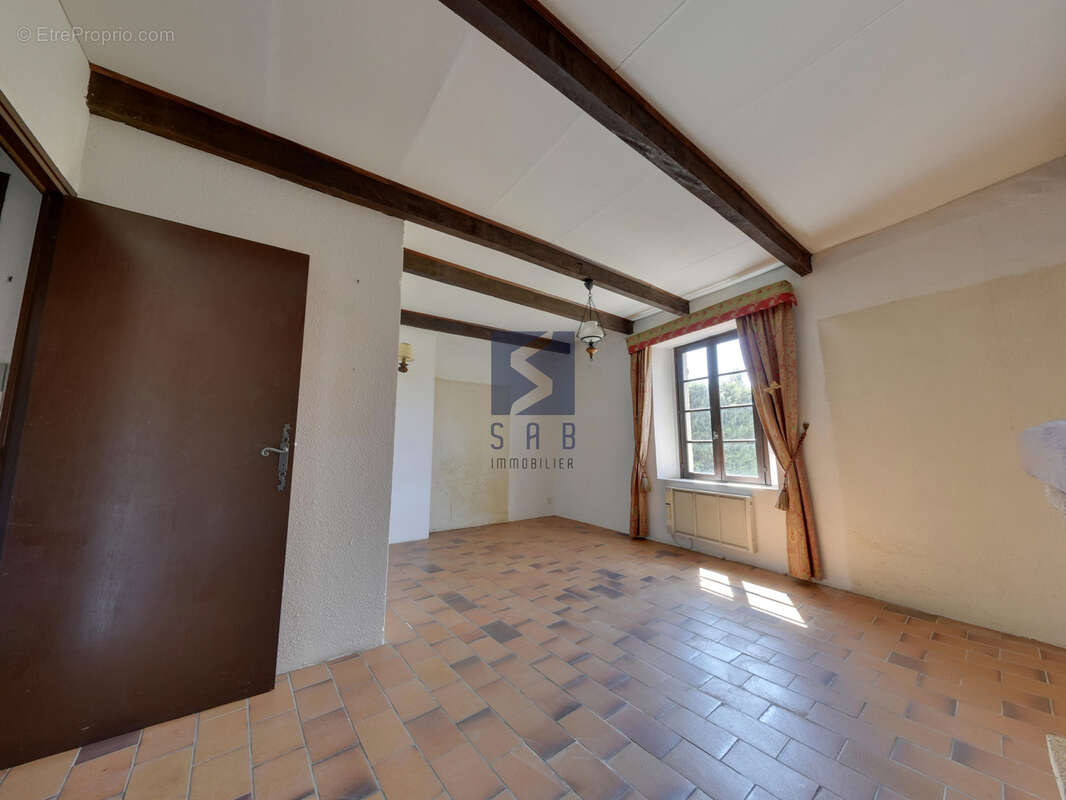 Maison à MIRMANDE