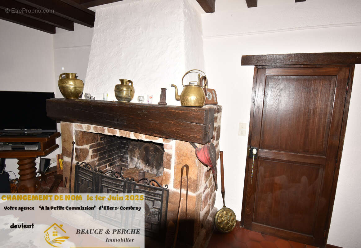 Maison à COMBRES