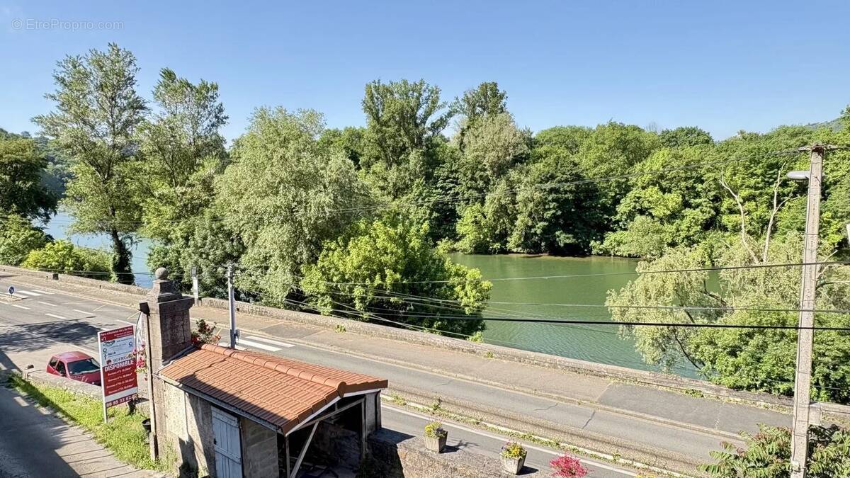 Appartement à FONTAINES-SUR-SAONE