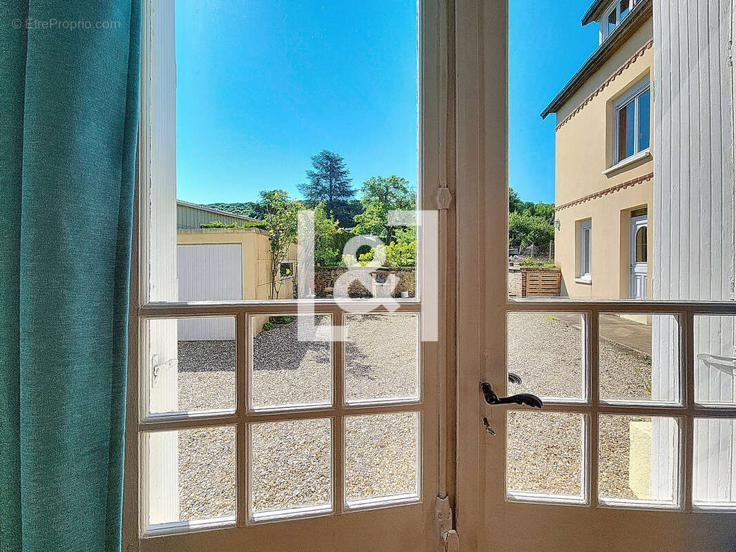 Maison à CHARLEVAL