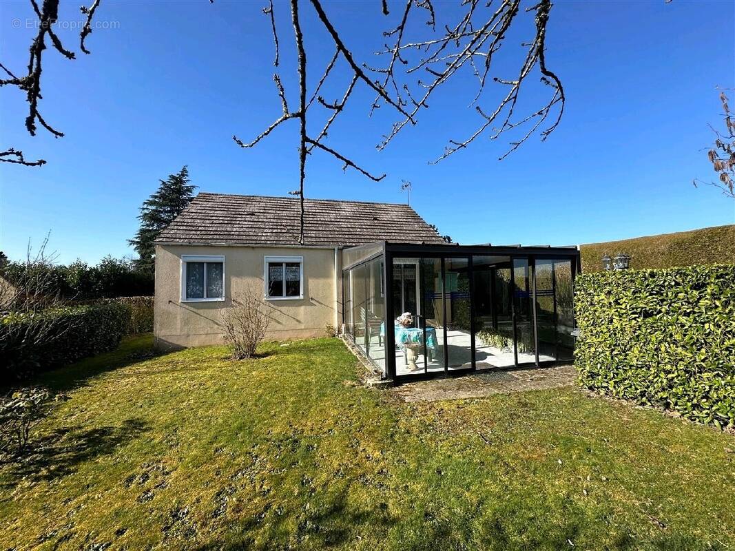 Maison à TREMBLAY-LES-VILLAGES
