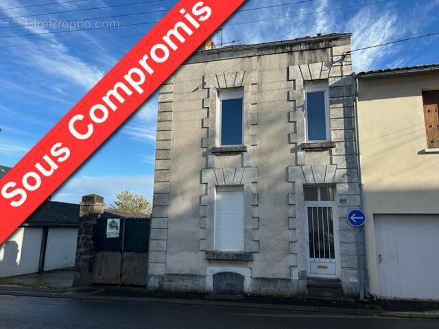   - Maison à THOUARS