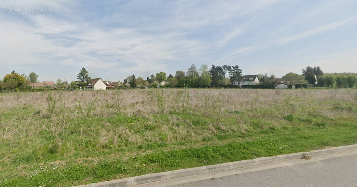 Terrain à LA QUEUE-LES-YVELINES