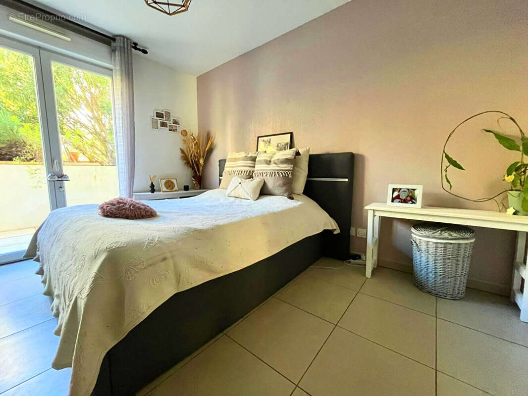 Appartement à SAINT-LAURENT-DU-VAR