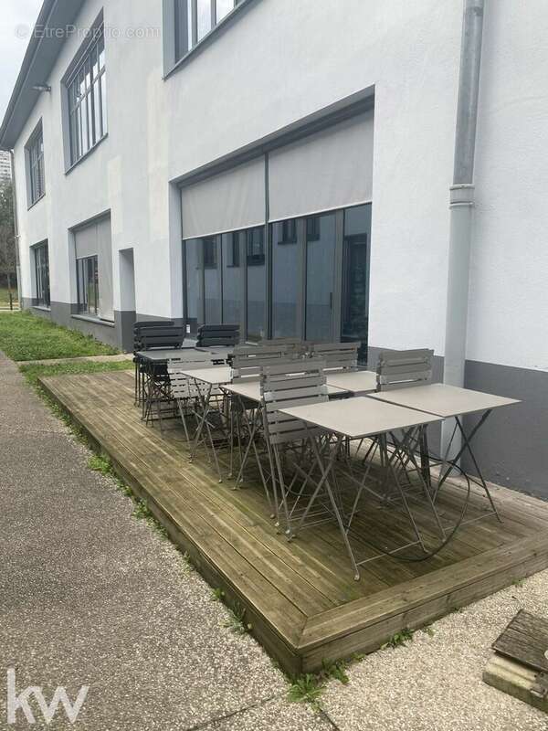 Commerce à LYON-9E