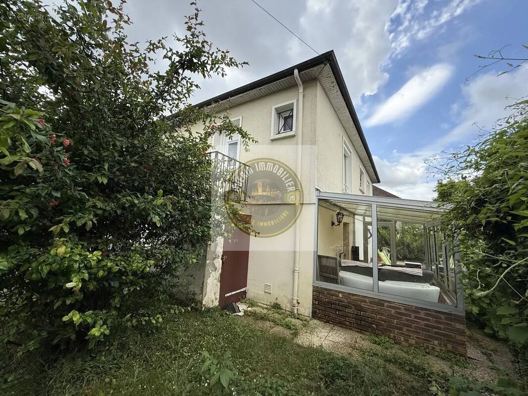 Maison à VARENNES-VAUZELLES