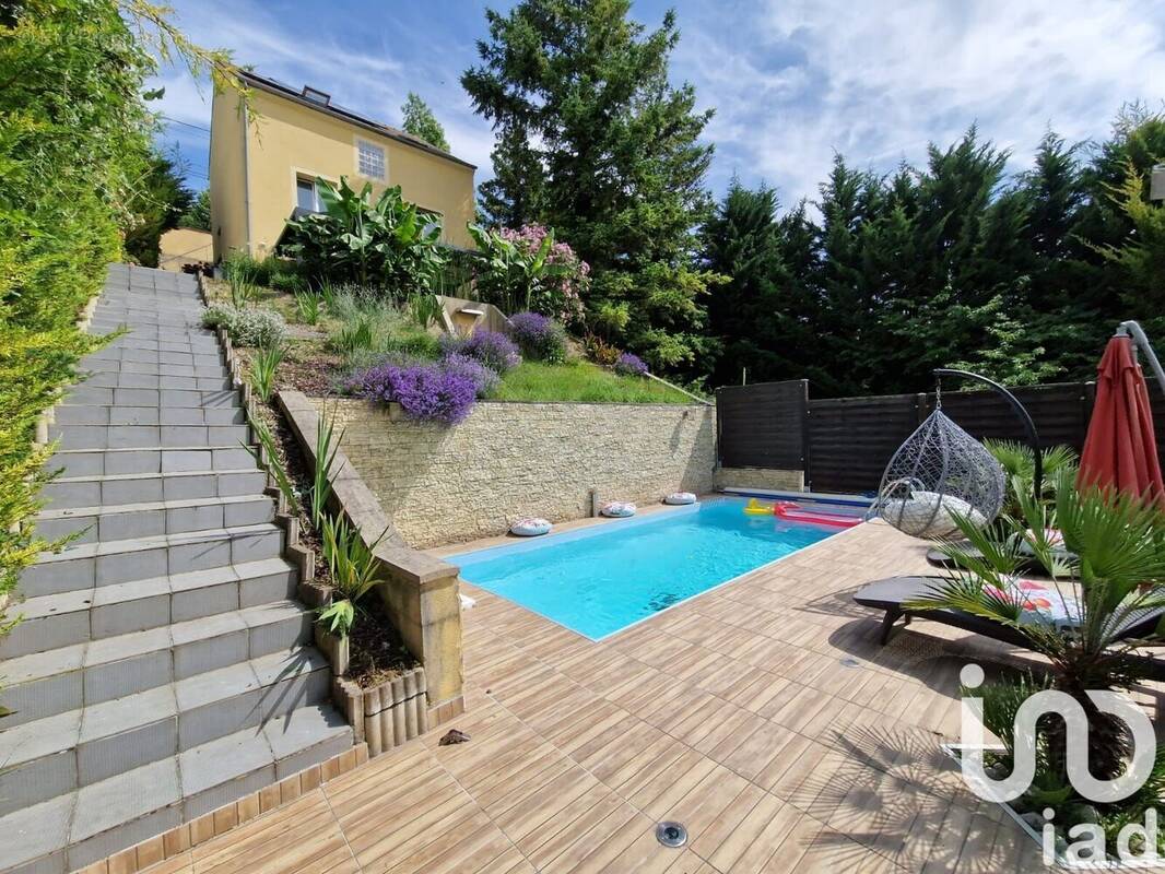 Photo 1 - Maison à JUZIERS