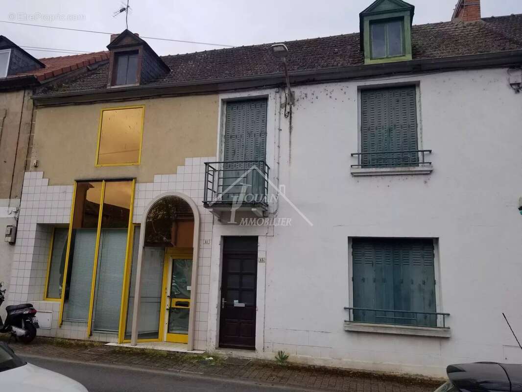 Maison à COSNE-D&#039;ALLIER