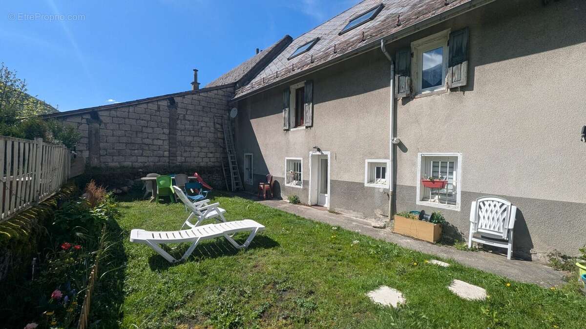 Maison à SECHILIENNE