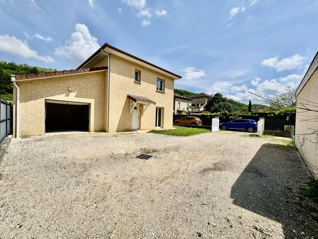 Maison à MAUBEC