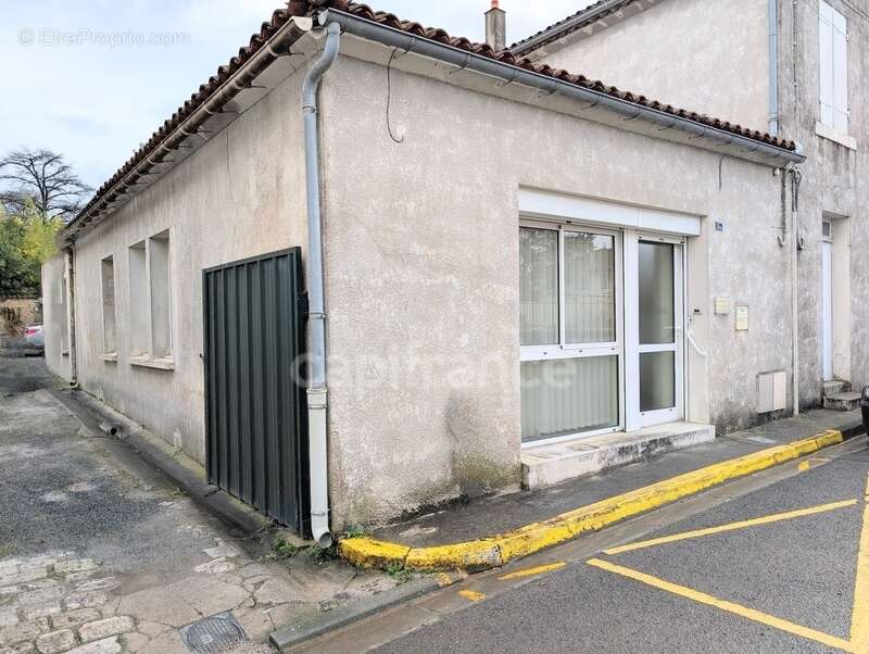 Maison à SEGONZAC