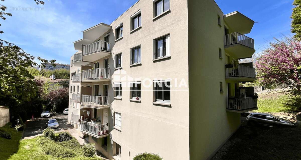 Appartement à LYON-9E