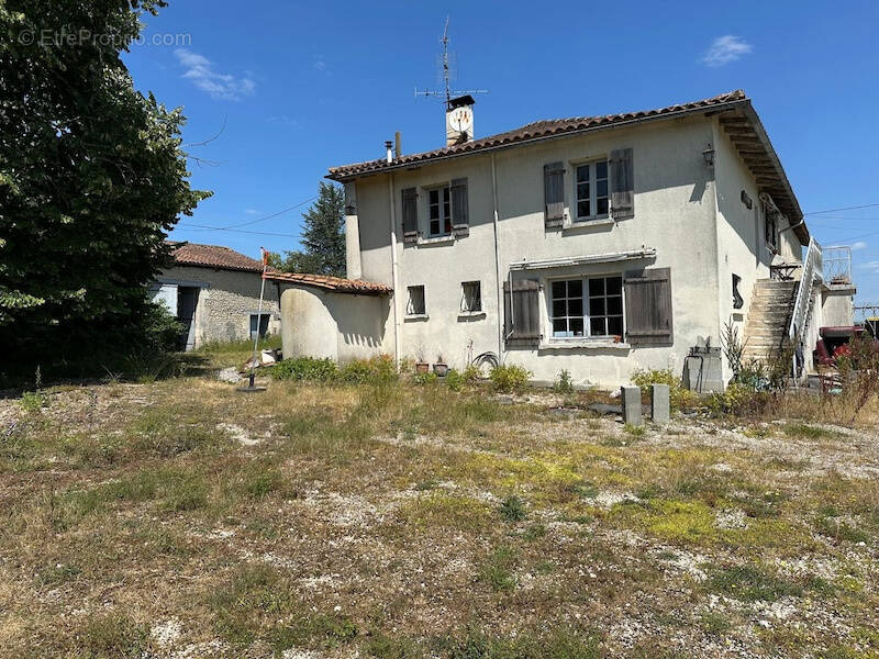 Maison à PALLUAUD