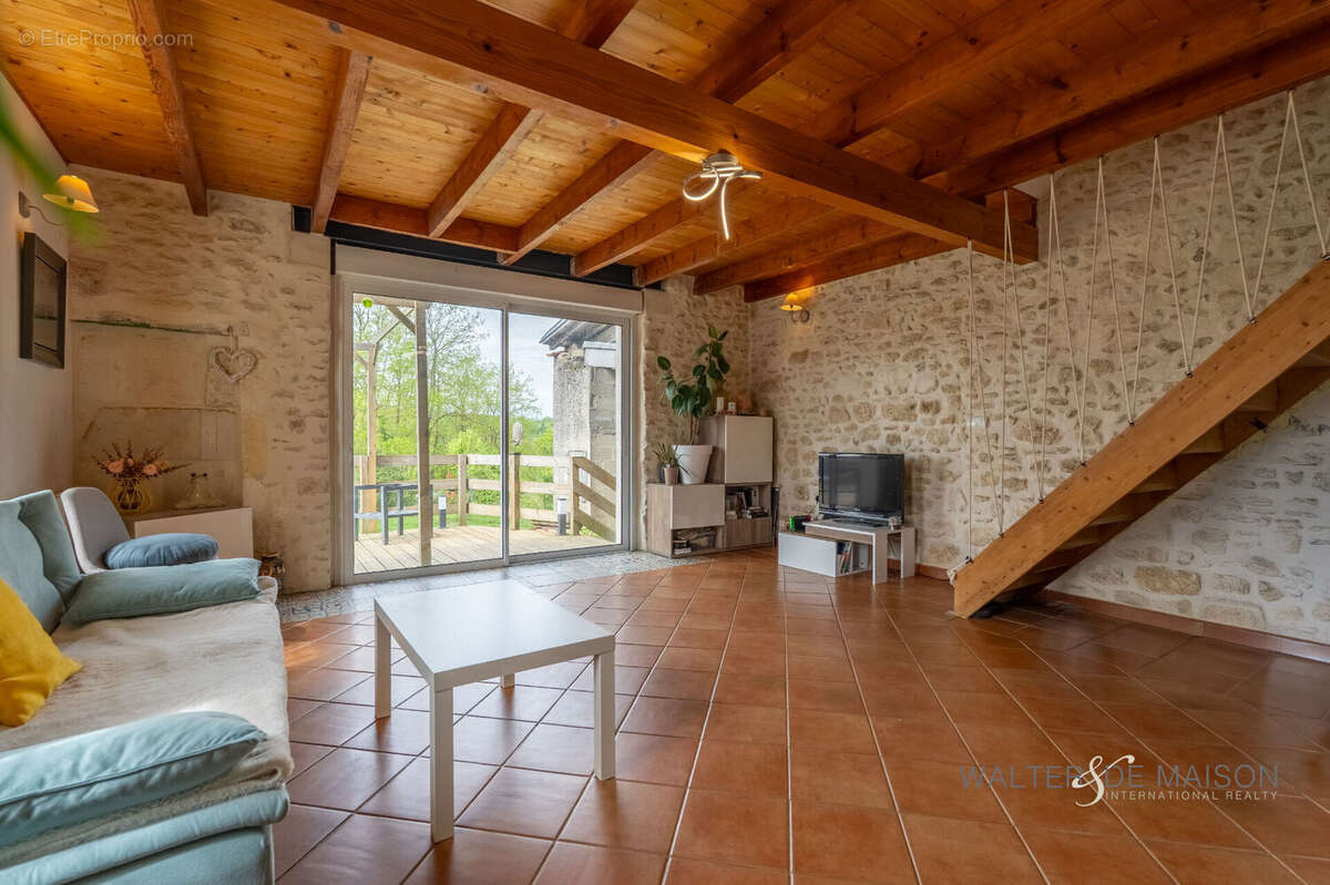 Maison à DOMPIERRE-SUR-CHARENTE