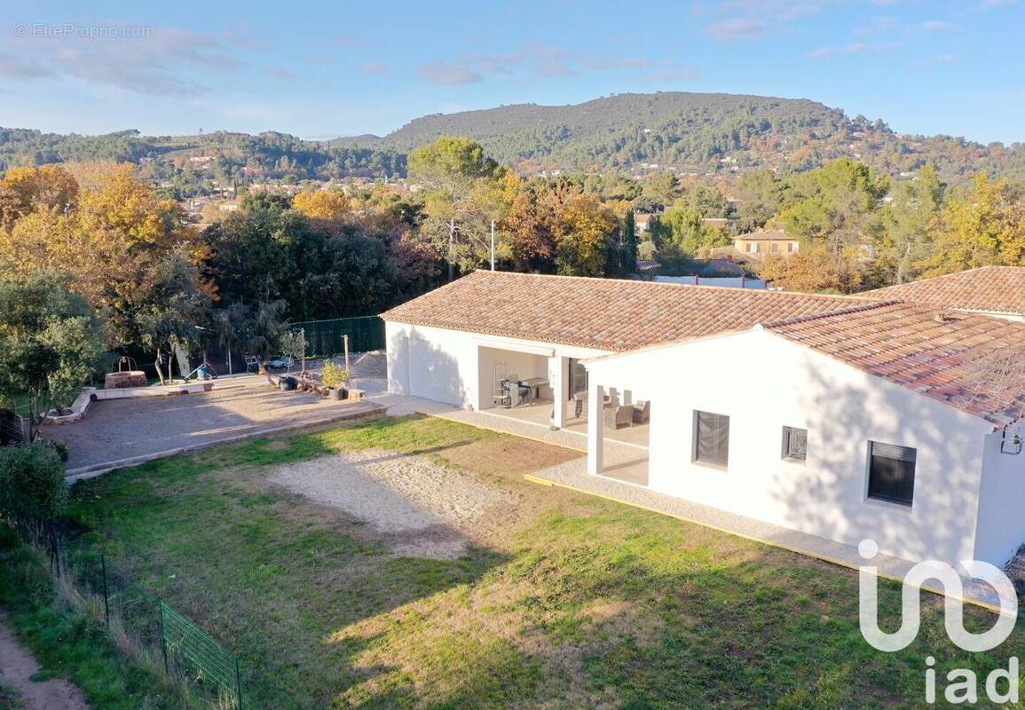 Photo 1 - Maison à LE CANNET-DES-MAURES