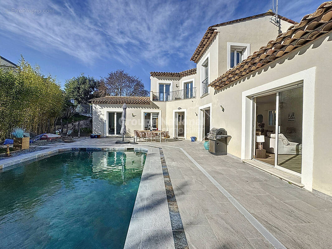 Maison à MANDELIEU-LA-NAPOULE